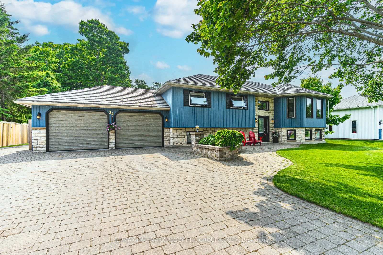 Property Photo: 34 Foyston Park Circle ON L9X 0A1