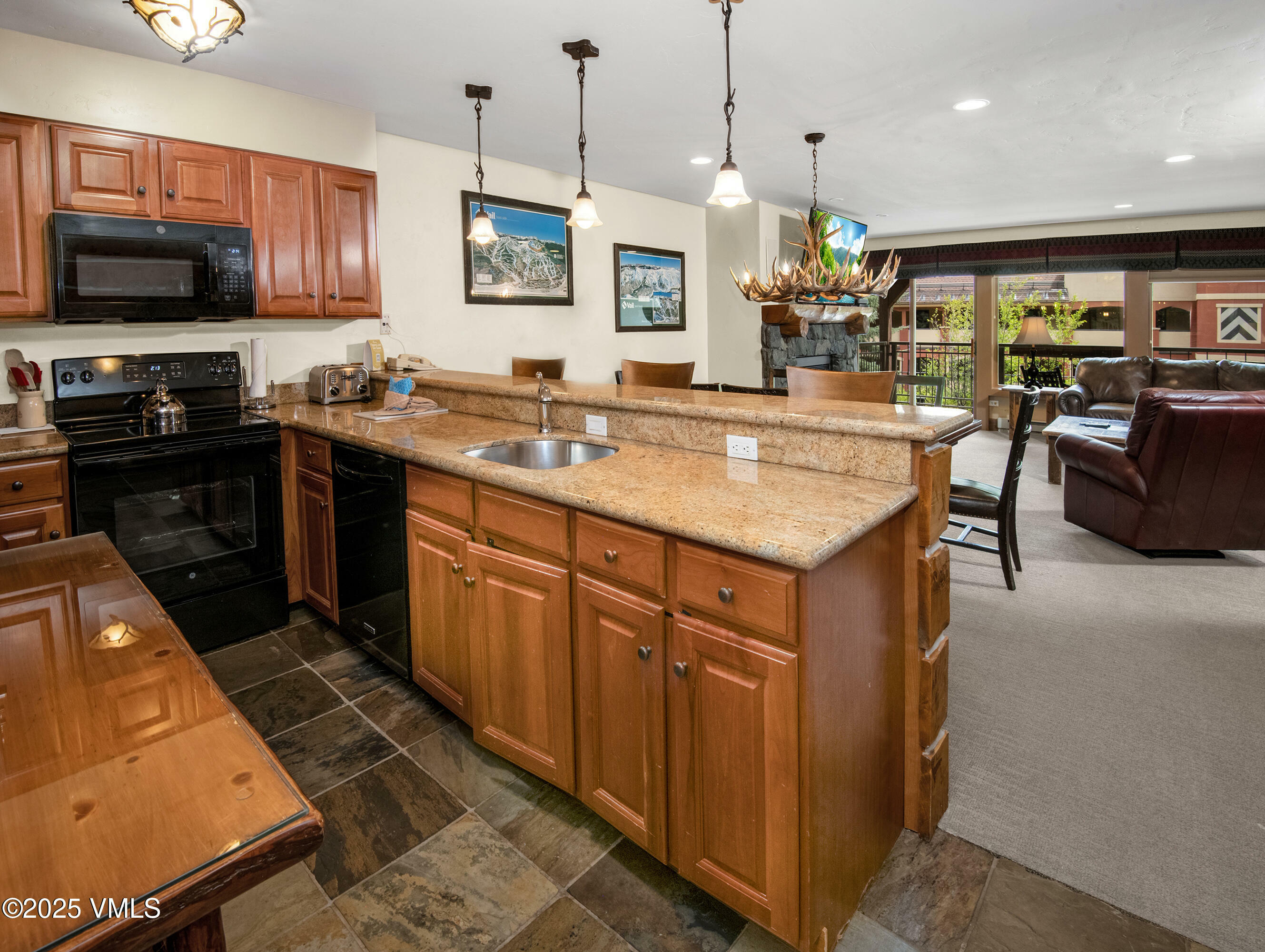 Property Photo: 684 W Lionshead Circle 215/216 CO 81657