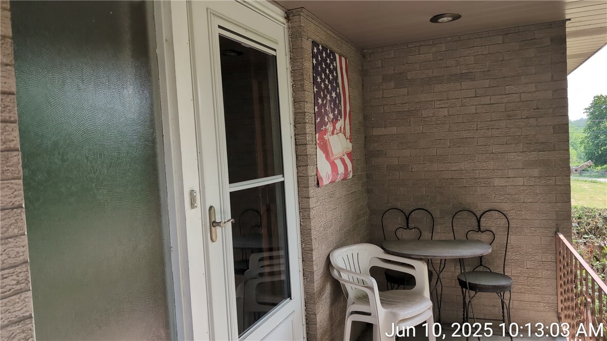 Property Photo: 948 Avella Rd PA 15312