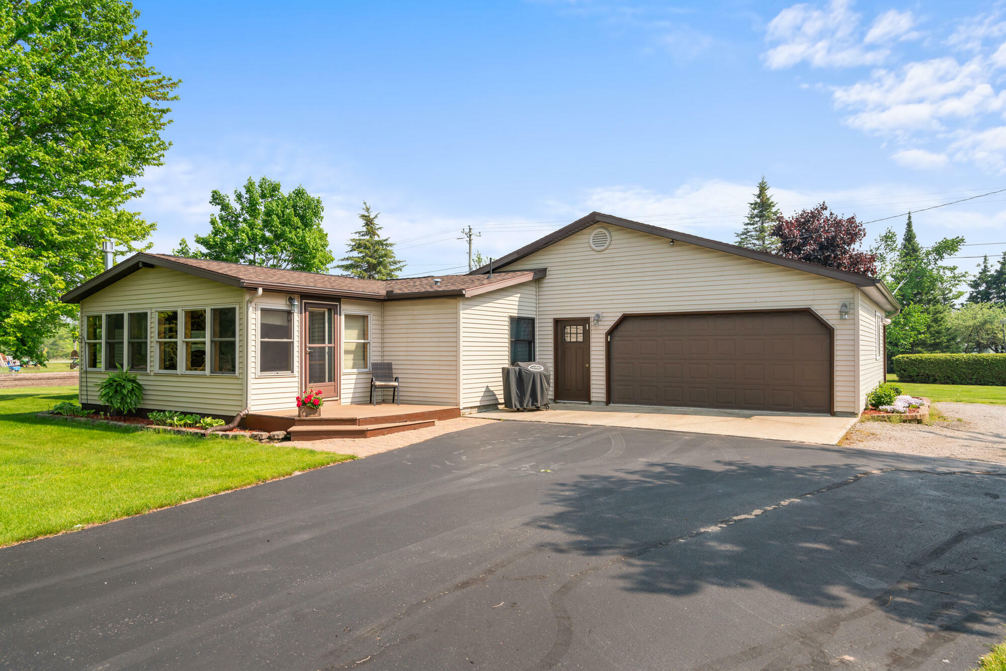 Property Photo:  77 W Vfw Road  MI 49721 