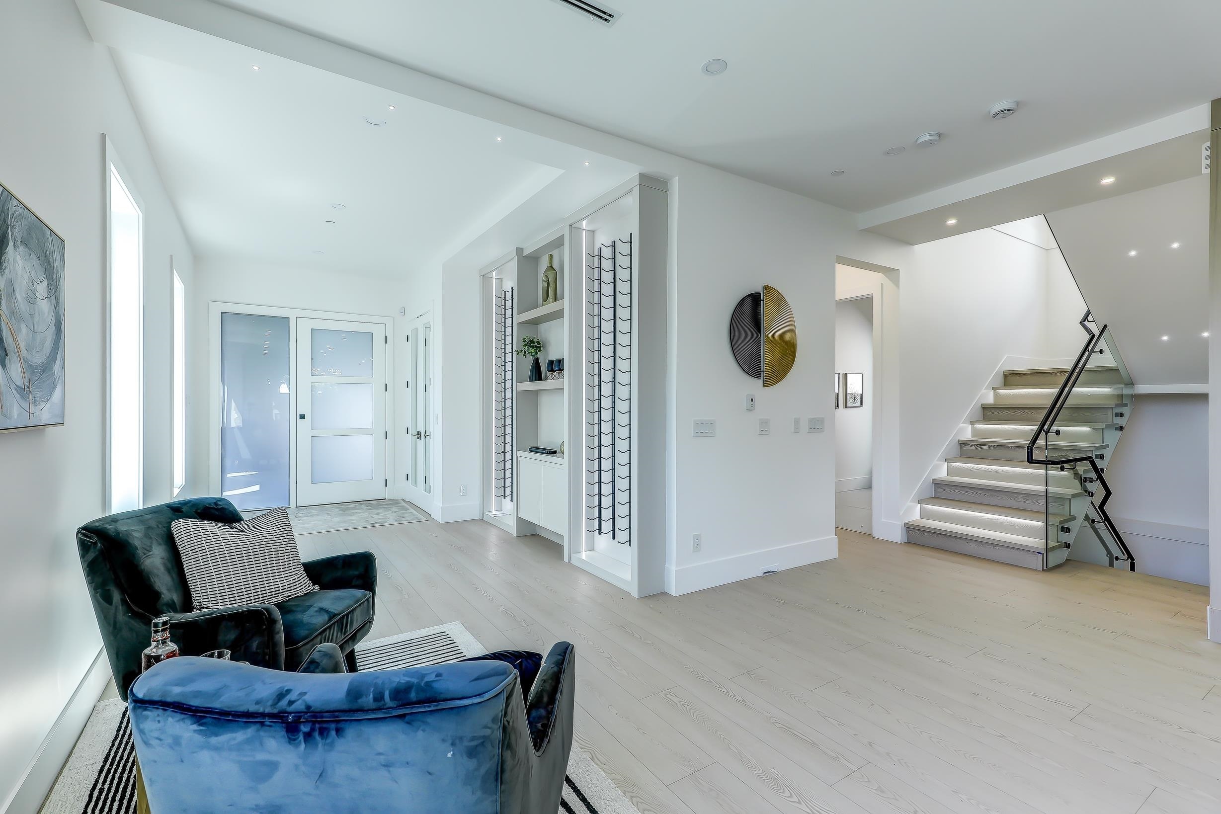 Photo de la propriété: 15569 Oxenham Avenue BC V4B 2J2