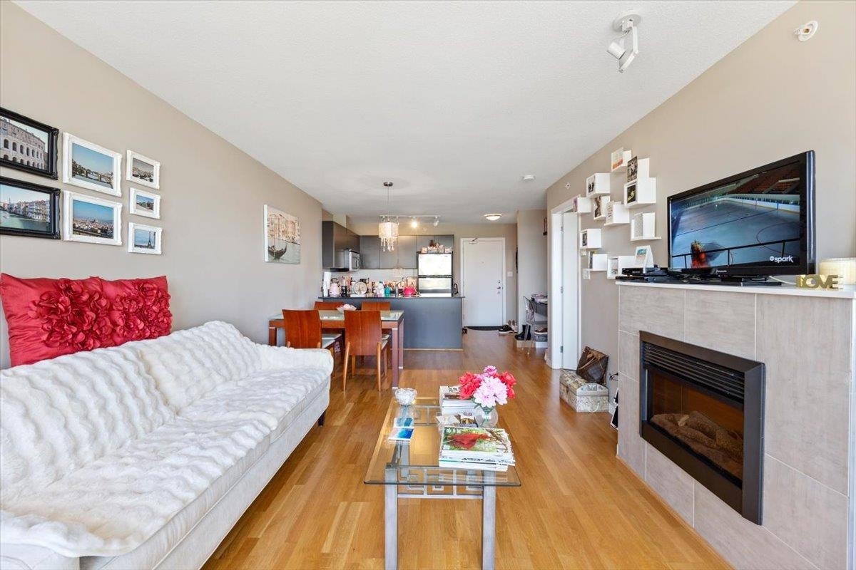 Property Photo: 4182 Dawson Street 505 BC V5C 0A2