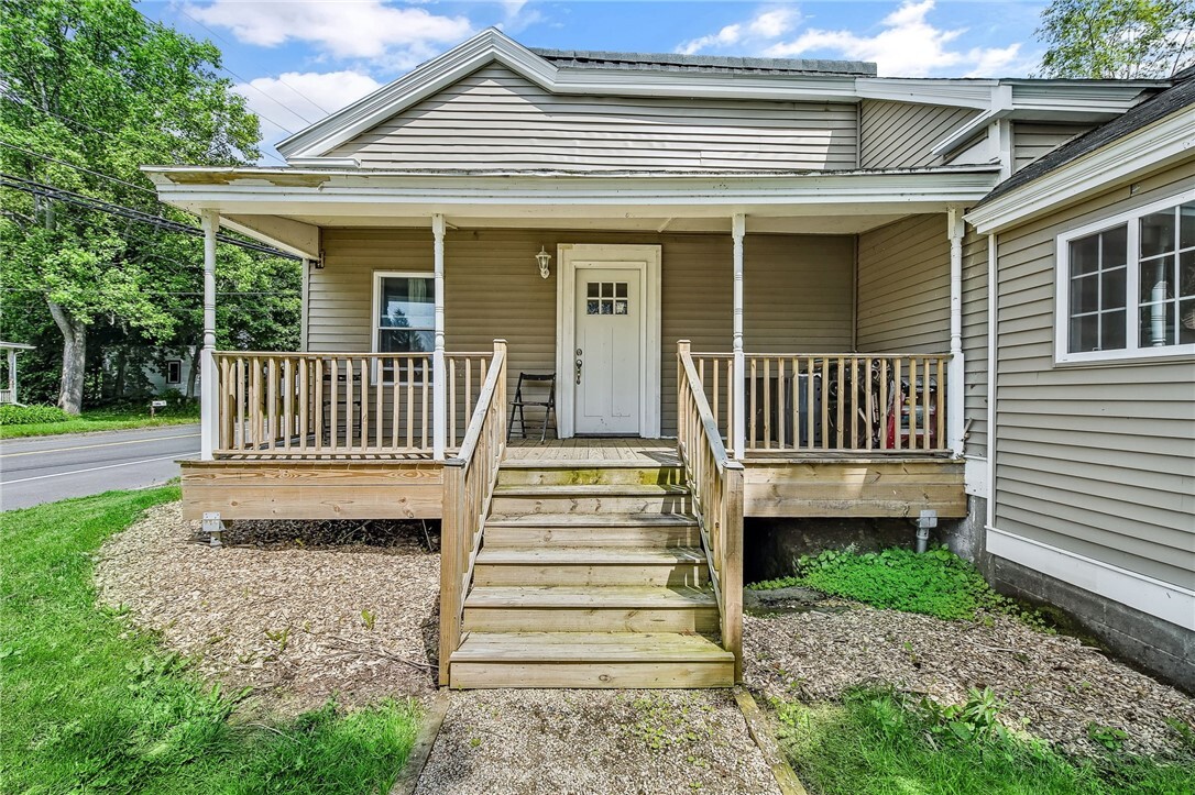 Property Photo:  