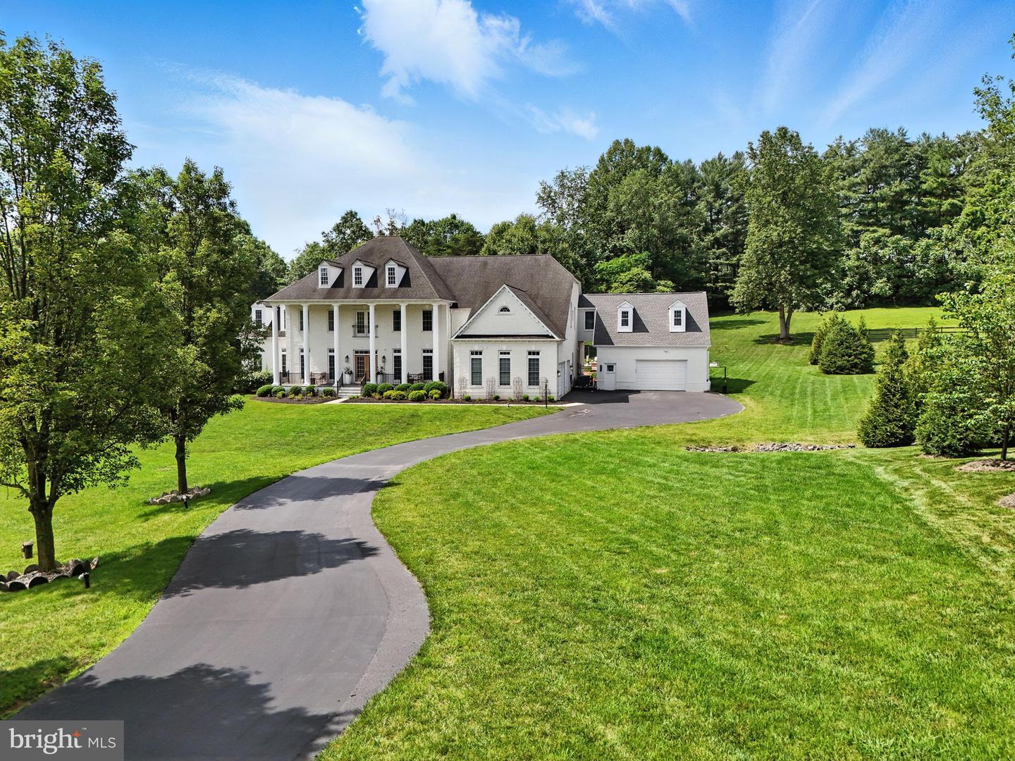 Property Photo: 2506 Coulter Lane VA 22124