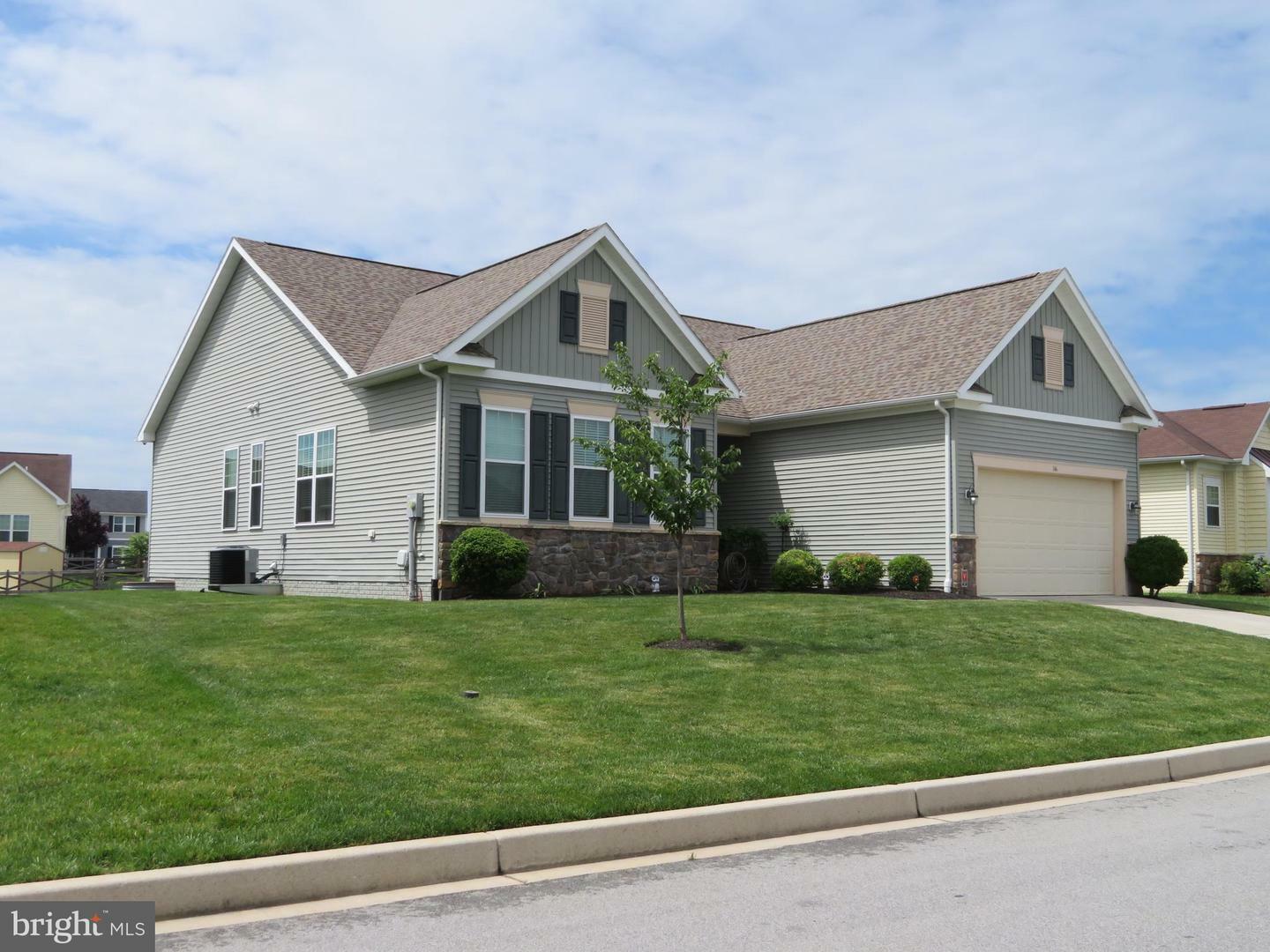 Property Photo: 146 Serpentine Way WV 25405