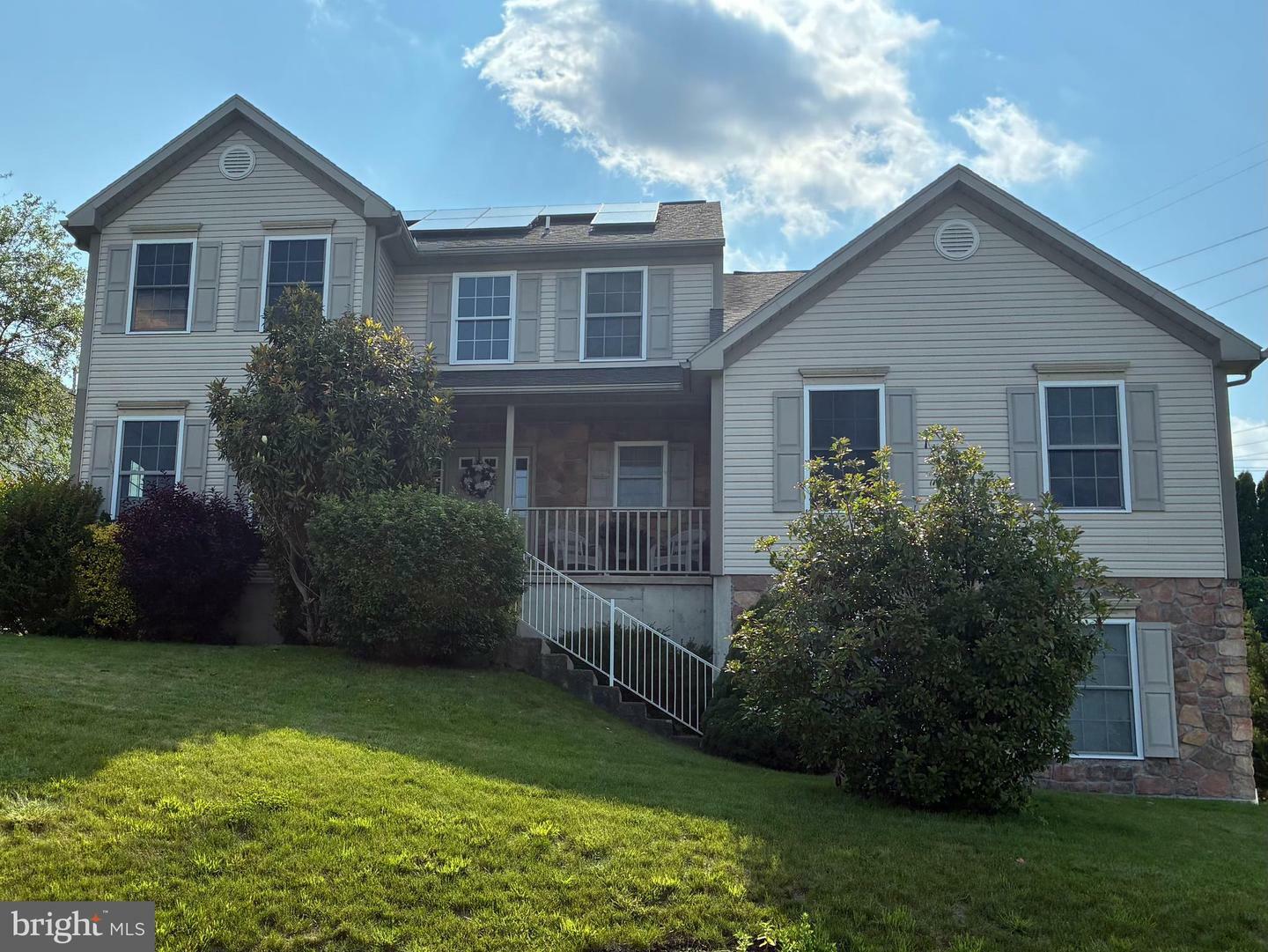 5016 Overlook Pointe  Douglassville PA 19518 photo