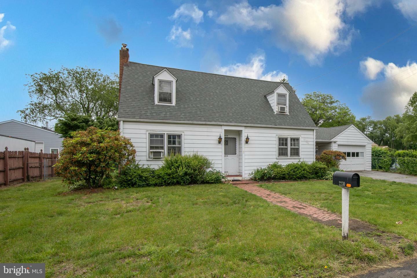 Property Photo: 2230 Edgely Road PA 19057