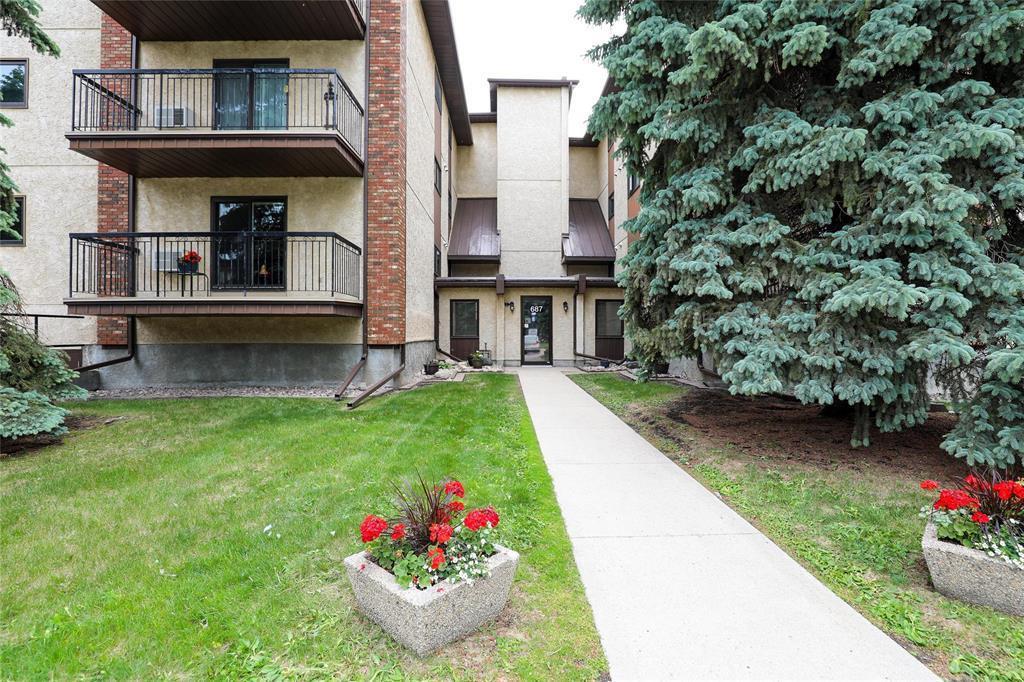 Photo de la propriété: 687 St Anne'S Road MB R2N 3T3
