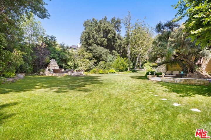 Property Photo:  4535 Vanalden Ave  CA 91356 