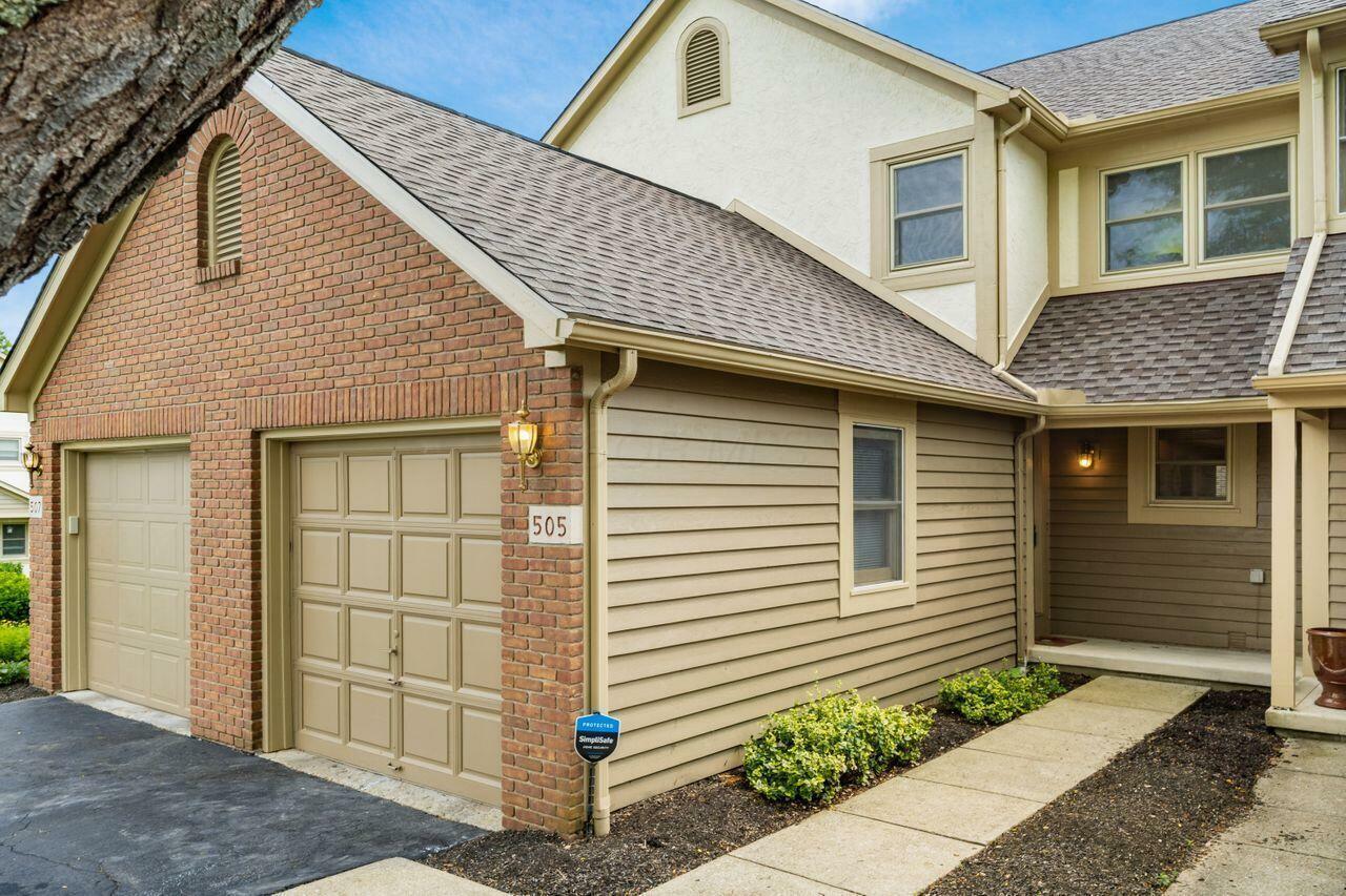 Property Photo: 505 Spring Brook W Court OH 43081