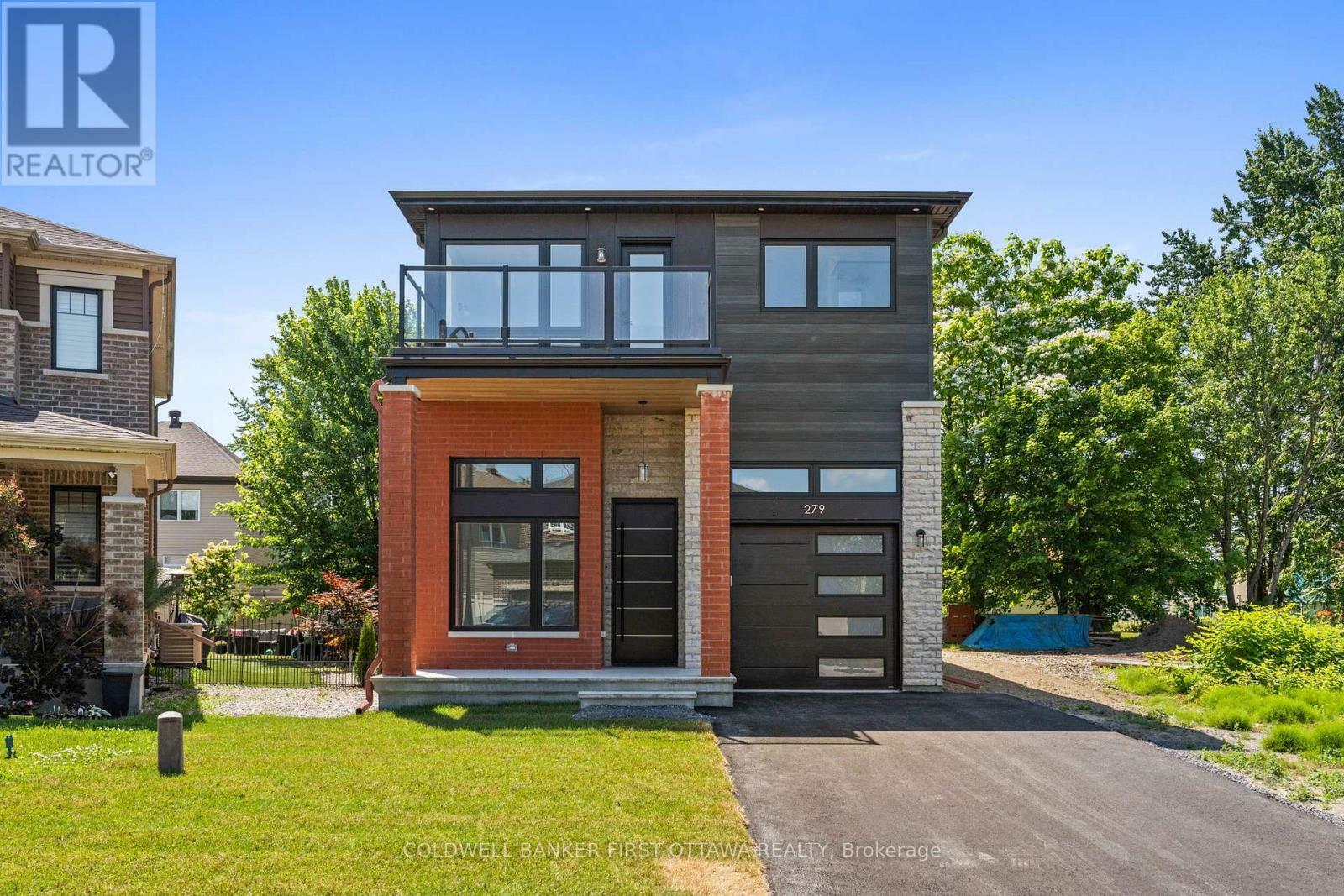 Property Photo: 279 Enclave Walk ON K1W 0J5