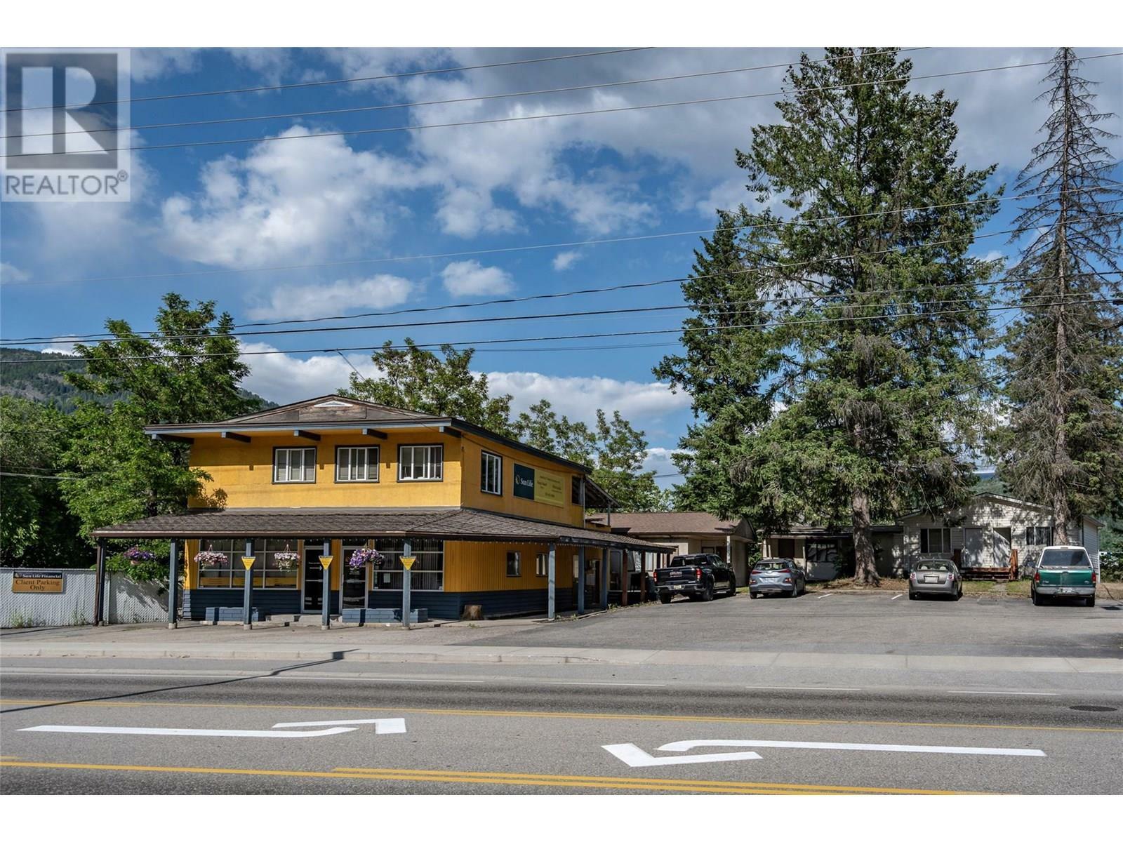Property Photo: 1451 Columbia Avenue BC V1N 1H8