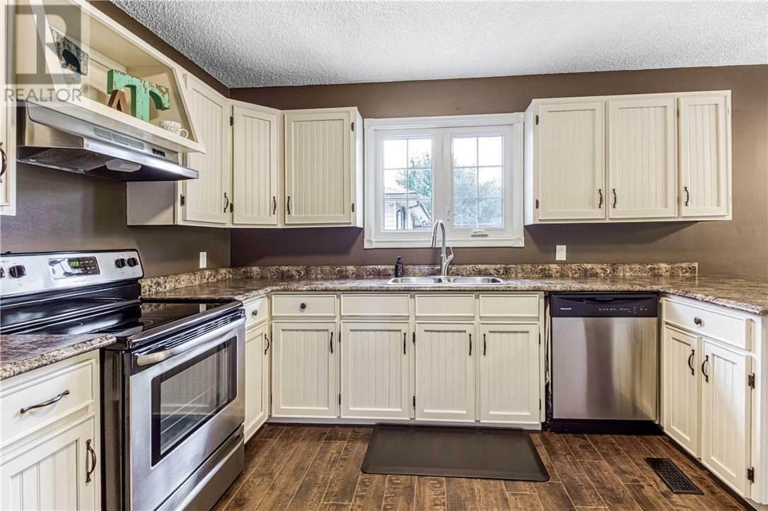 Property Photo: 1651 Dominion Drive ON P3P 1A1