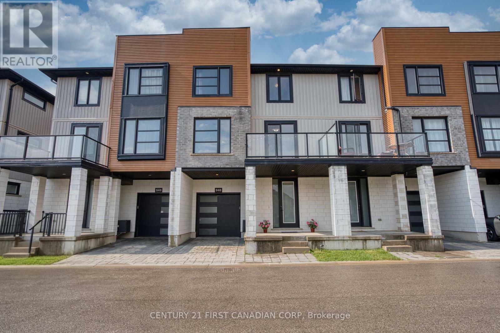 Property Photo: 946 West Village Square ON N6H 0J7