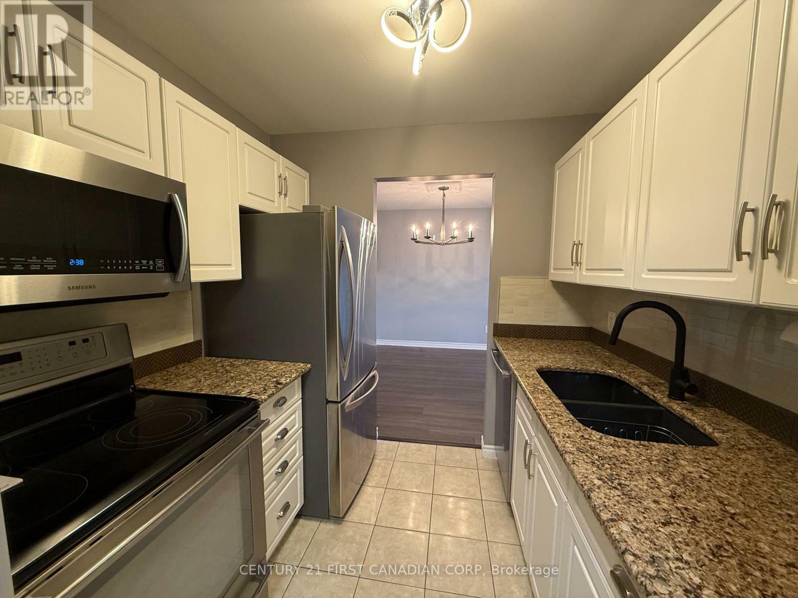 Property Photo: 725 Deveron Crescent 120 ON N5Z 4X3