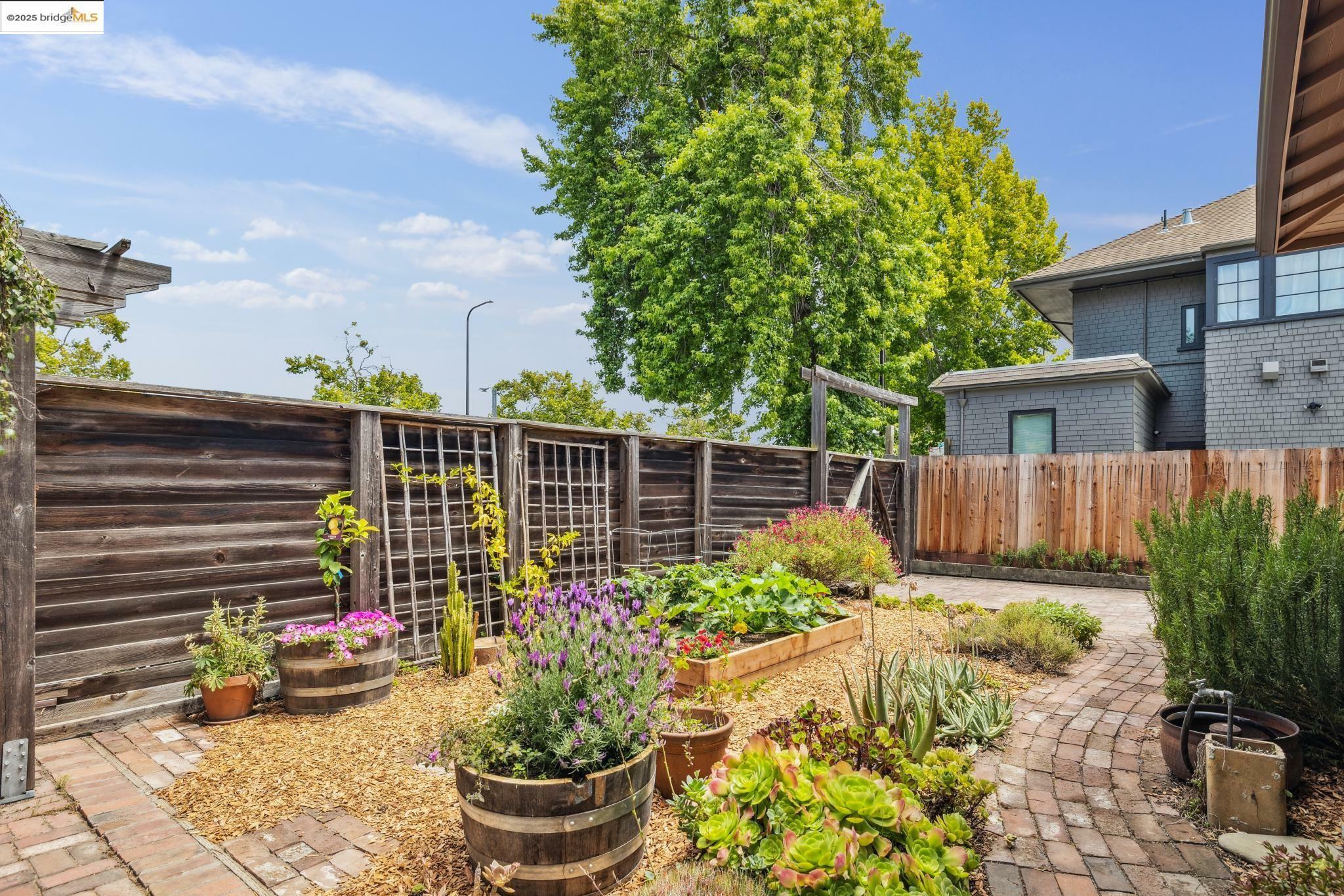 Property Photo: 3040 Martin Luther King Jr Way CA 94703