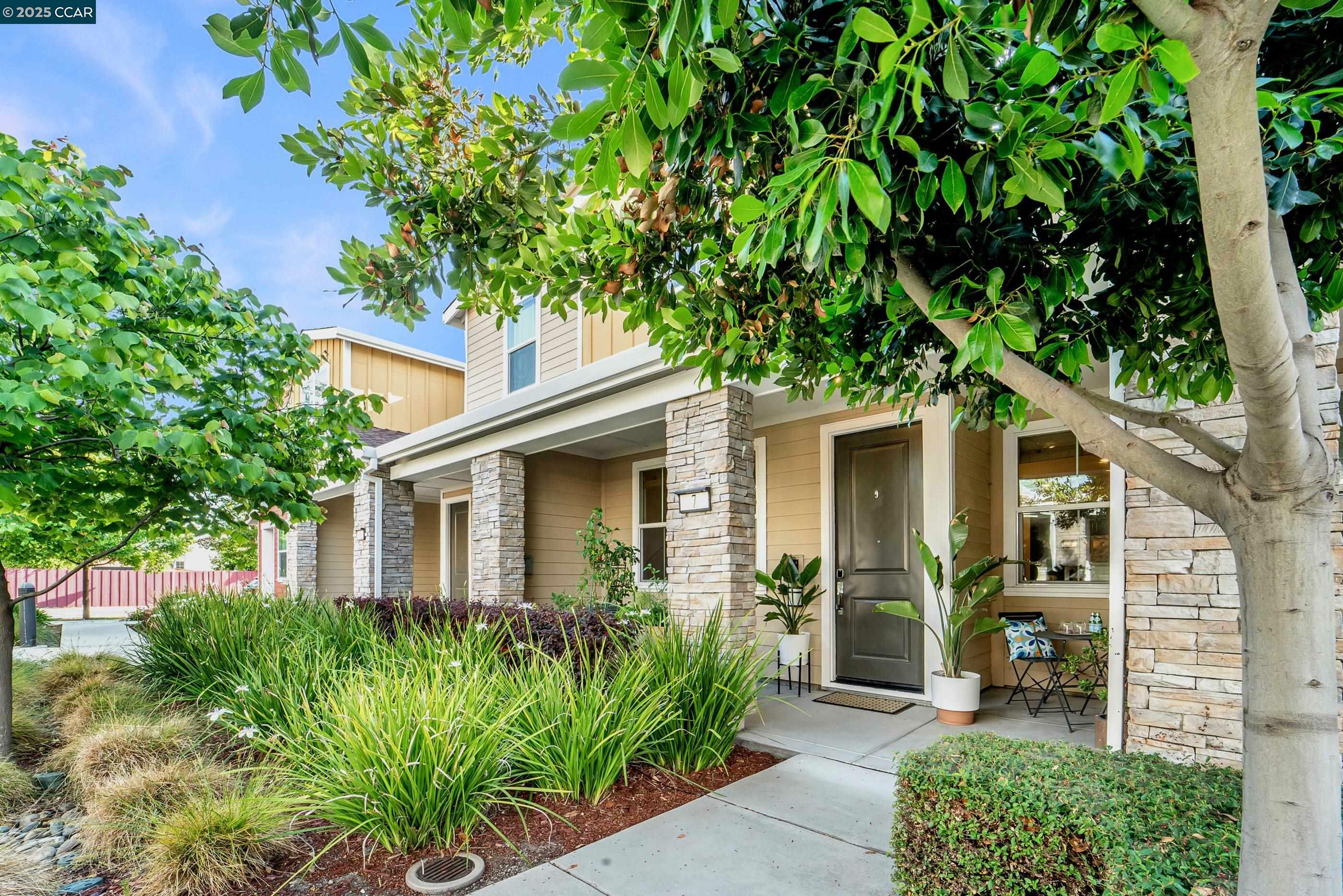 Property Photo: 1233 Bockman 7 CA 94580