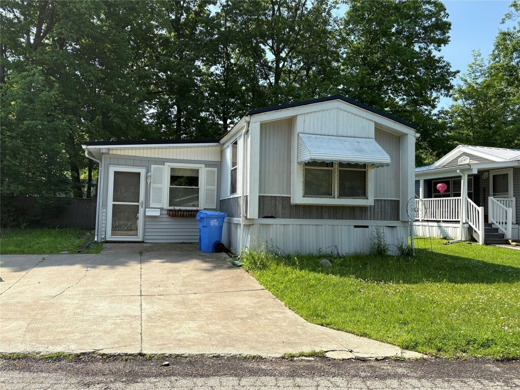 Property Photo: 1637 Glenhaven Lane PA 16509