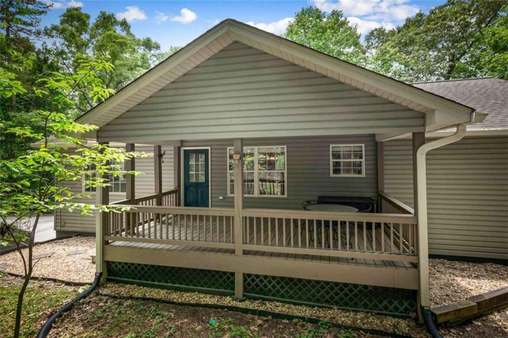 Property Photo: 208 Summit Street GA 30540