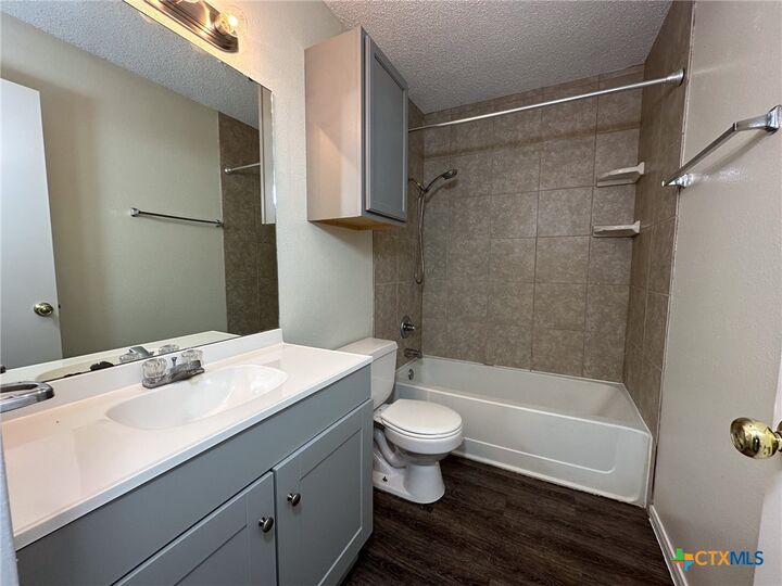 Property Photo: 2211 Barry Drive TX 76543