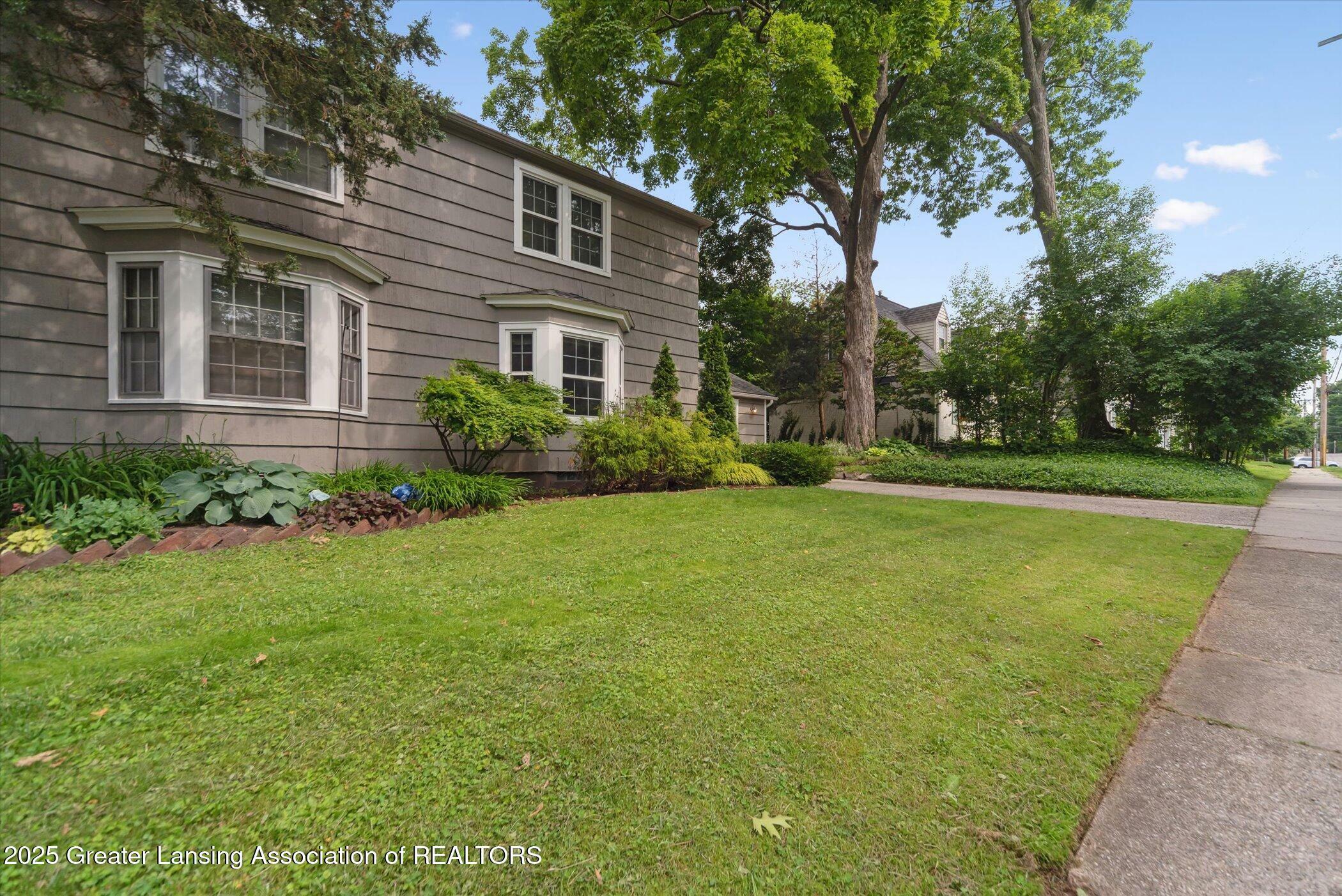 Property Photo: 932 Sunset Lane MI 48823