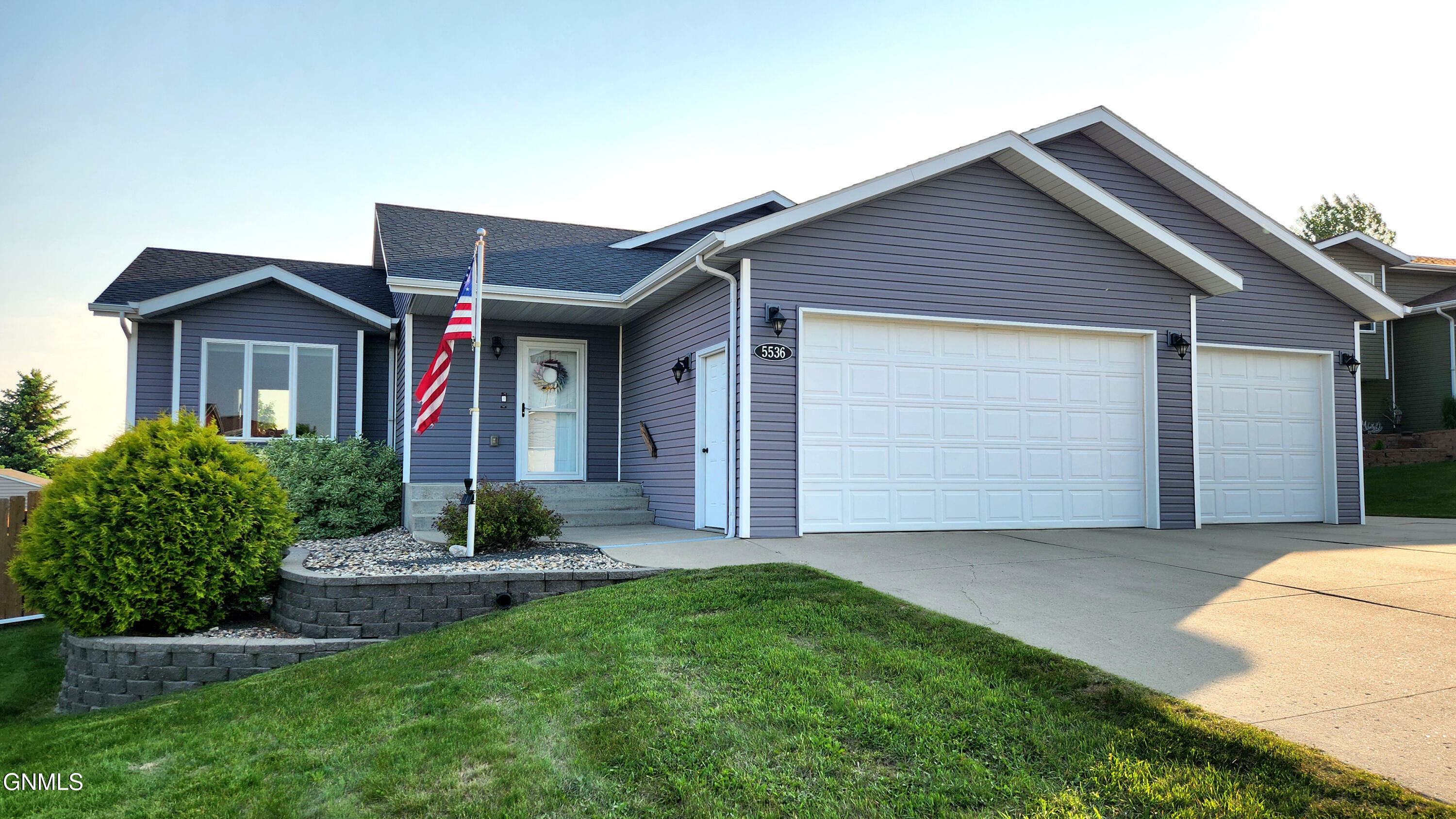 5536 Niagara Drive  Bismarck ND 58503 photo