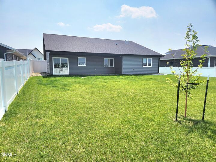 Property Photo: 400 Lennox Drive ND 58504