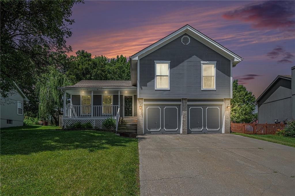 Property Photo:  412 Fletcher Drive  MO 64089 