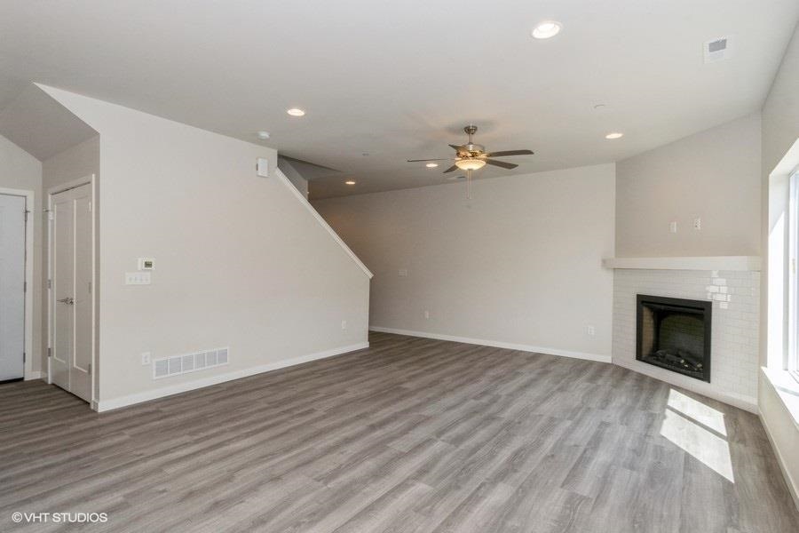 Property Photo: 2224 Eversull Ln IA 52317