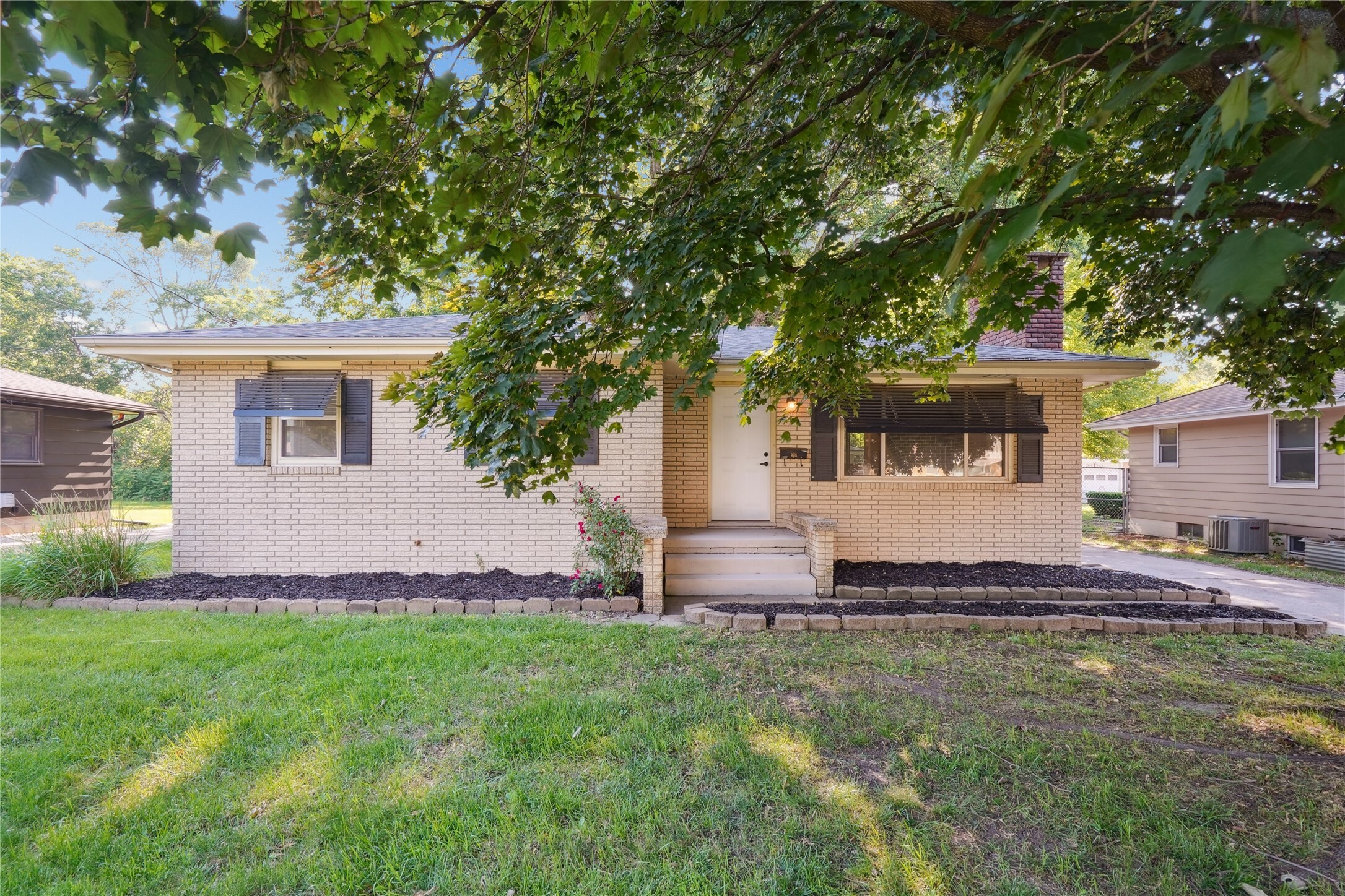 2515 Glenbrook Drive  Des Moines IA 50316 photo