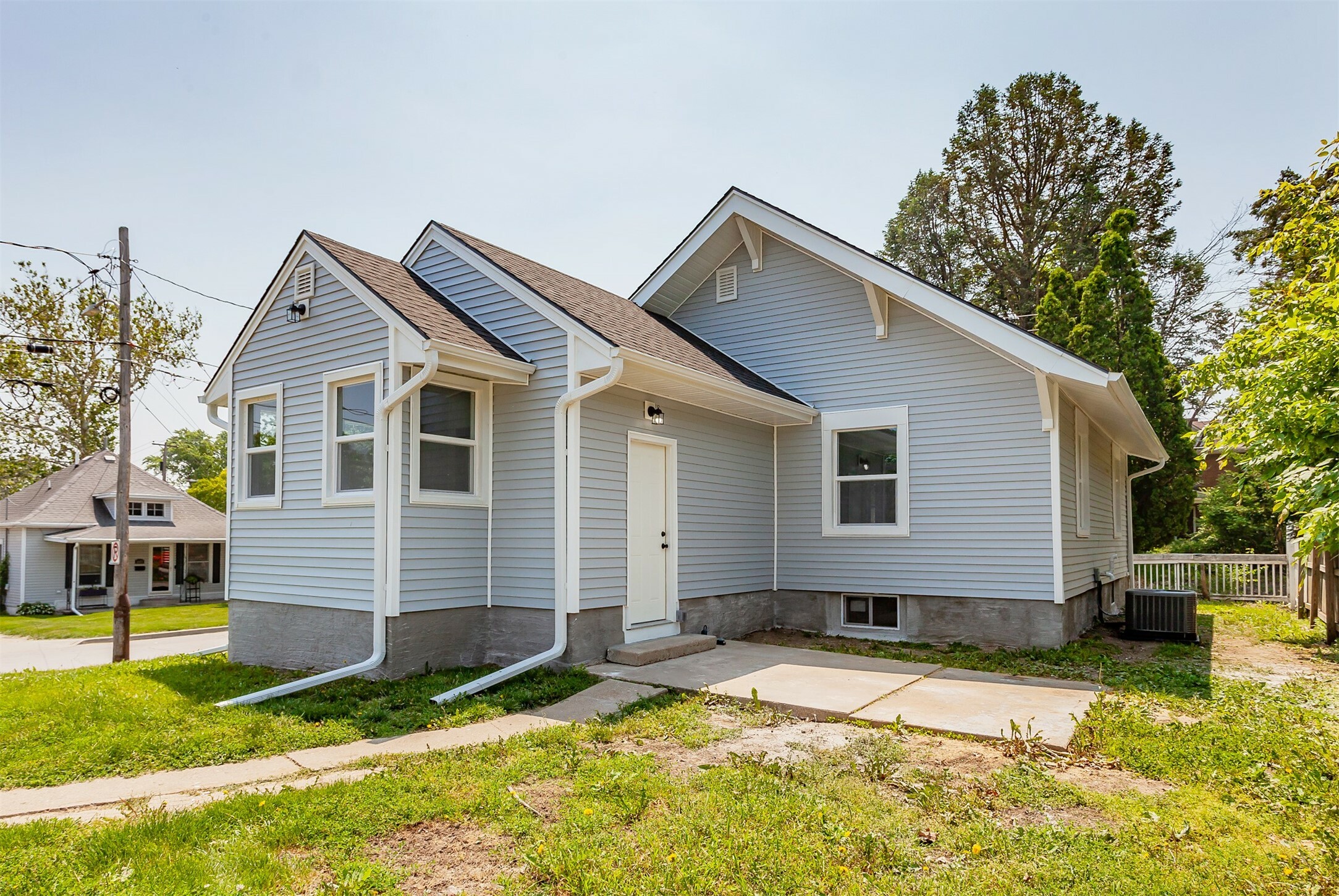 Property Photo: 1301 Watrous Avenue IA 50315