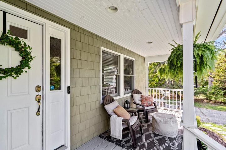 Property Photo:  10 Inwood Road  NY 11934 