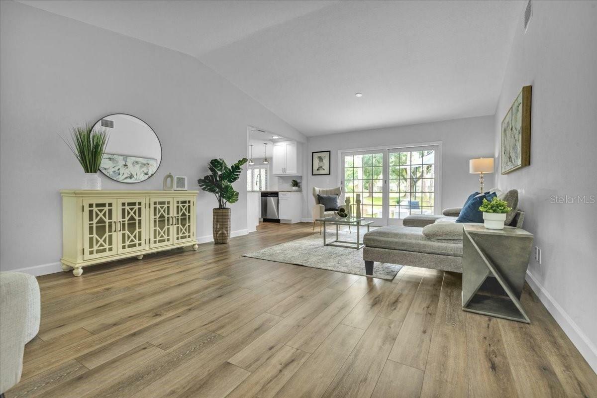 Property Photo: 12807 Starling Drive FL 33556