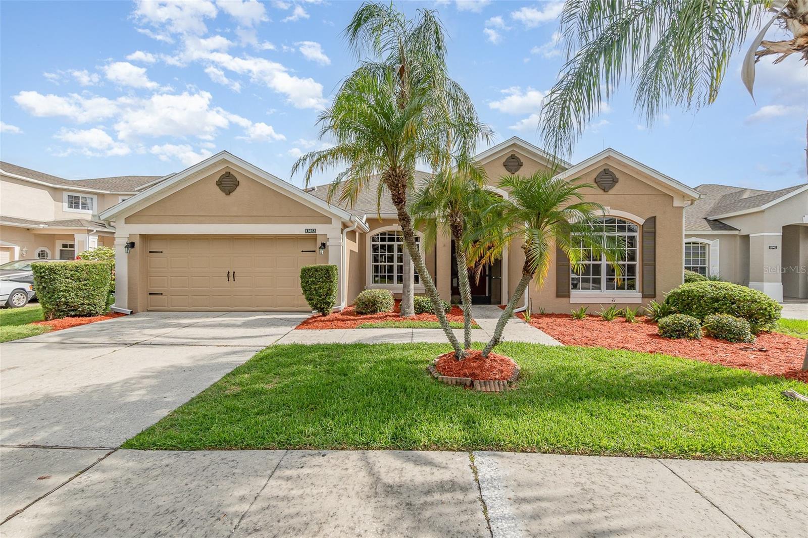 Property Photo:  13852 Eylewood Drive  FL 34787 