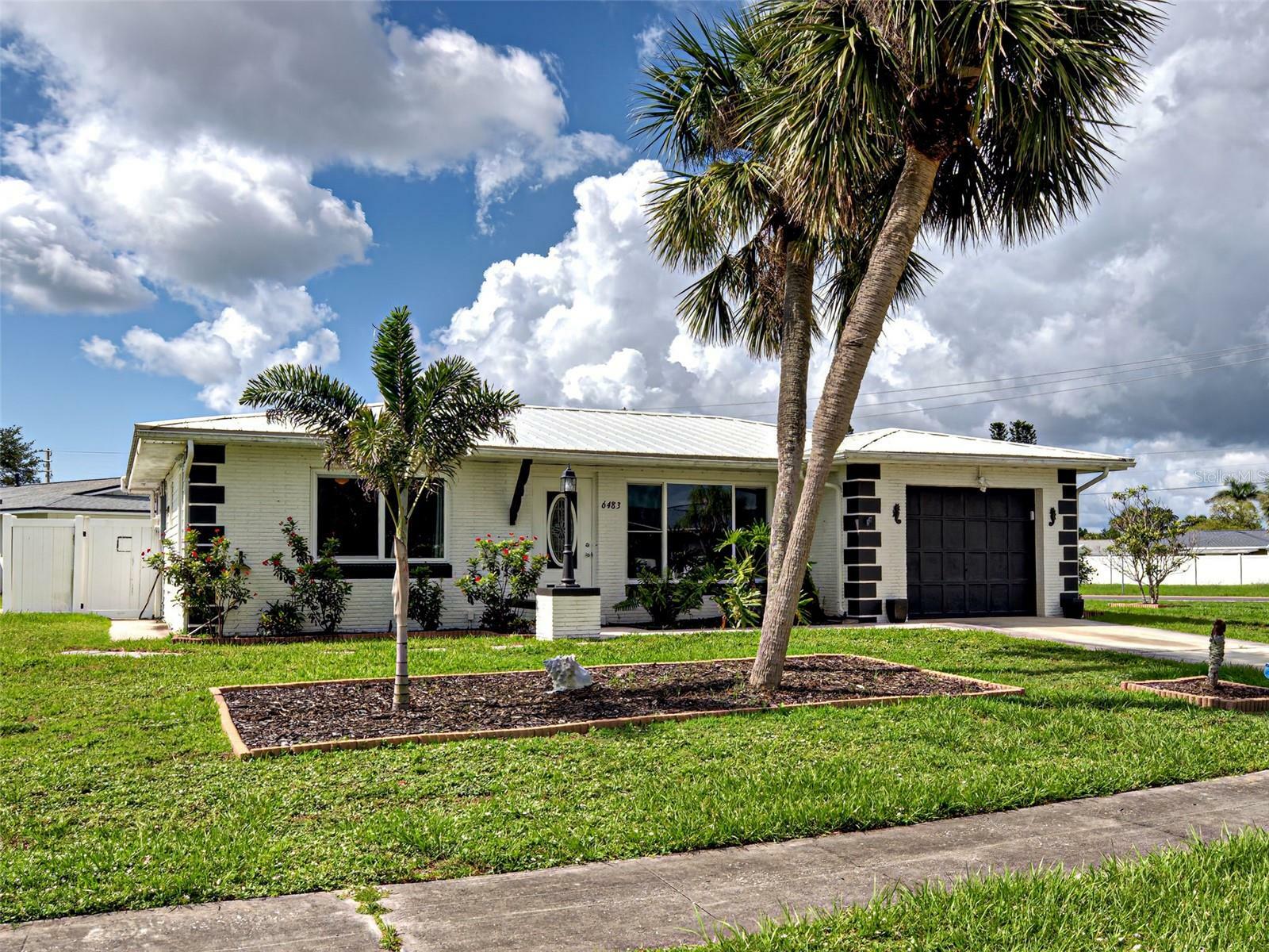 Property Photo: 6483 Fabian Road FL 34287