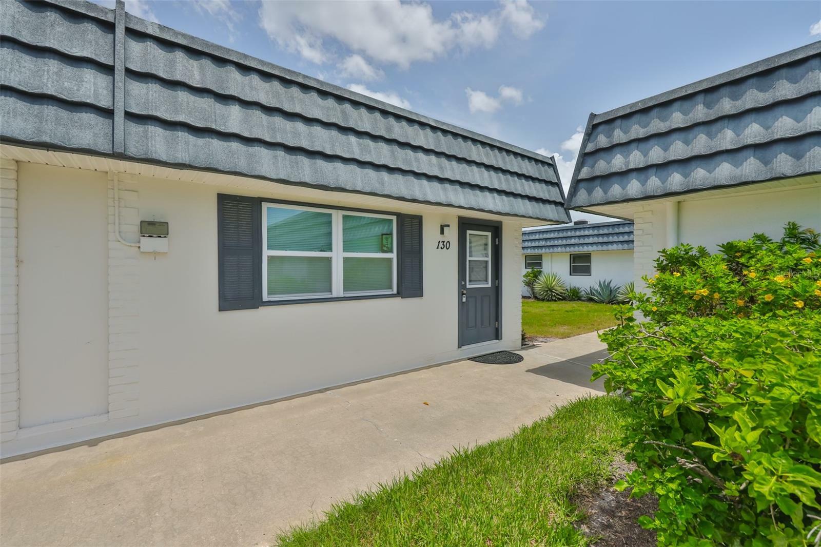 Property Photo: 301 Kings Boulevard 130 FL 33573