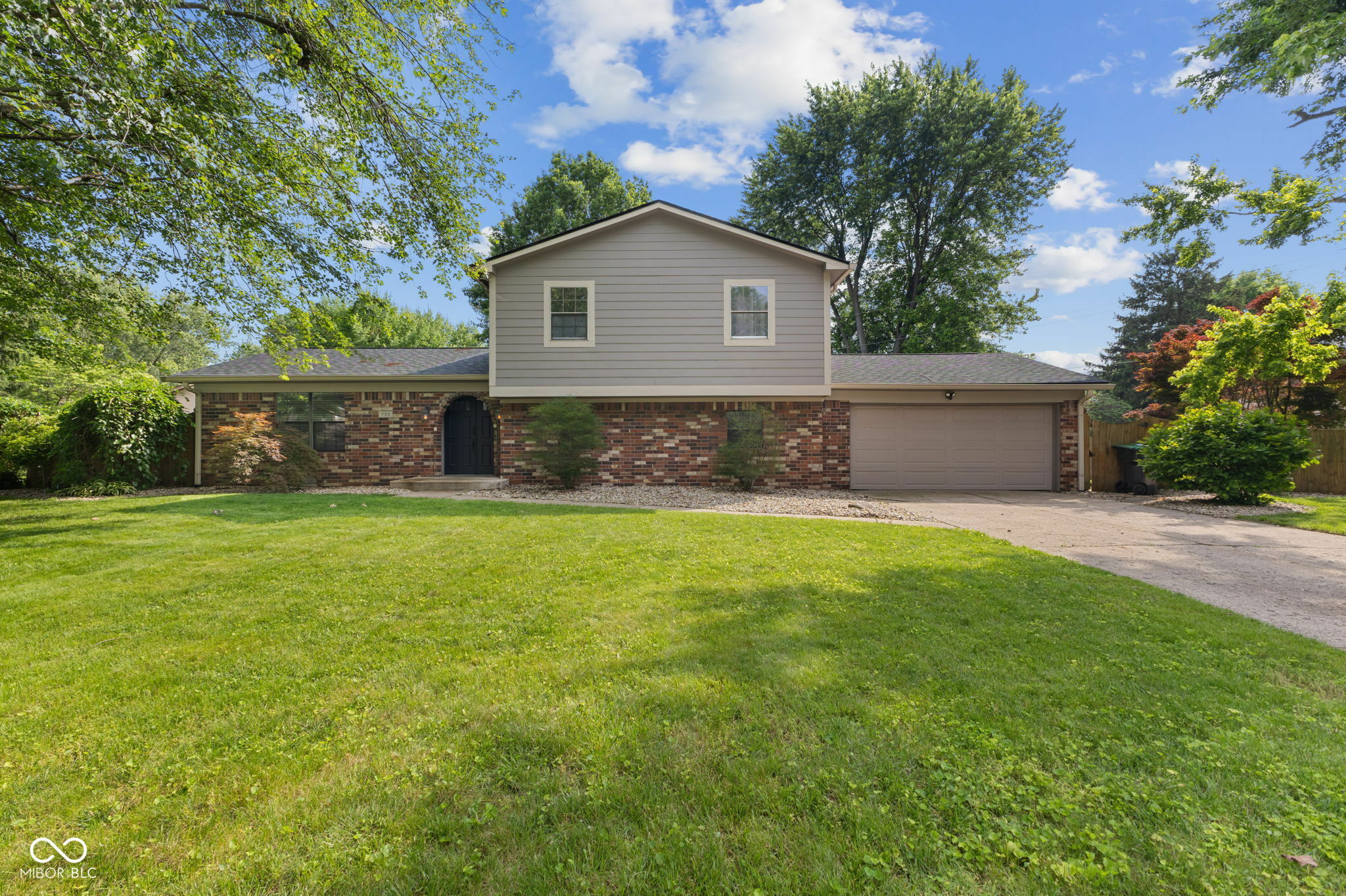 750 Hillcrest Drive  Greenwood IN 46142 photo