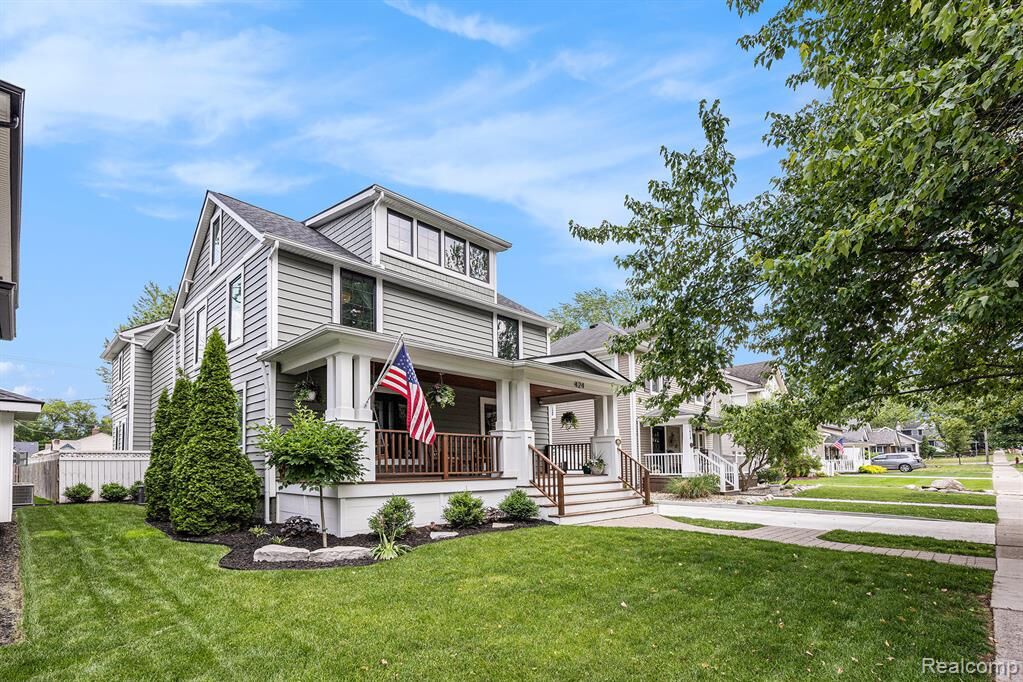 Property Photo:  424 Taylor Avenue  MI 48307 1848 