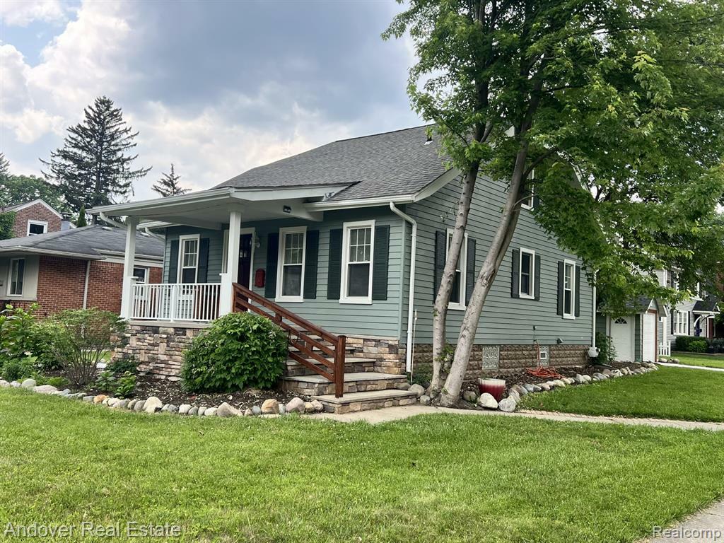 1402 Catalpa Drive  Royal Oak MI 48067 1131 photo