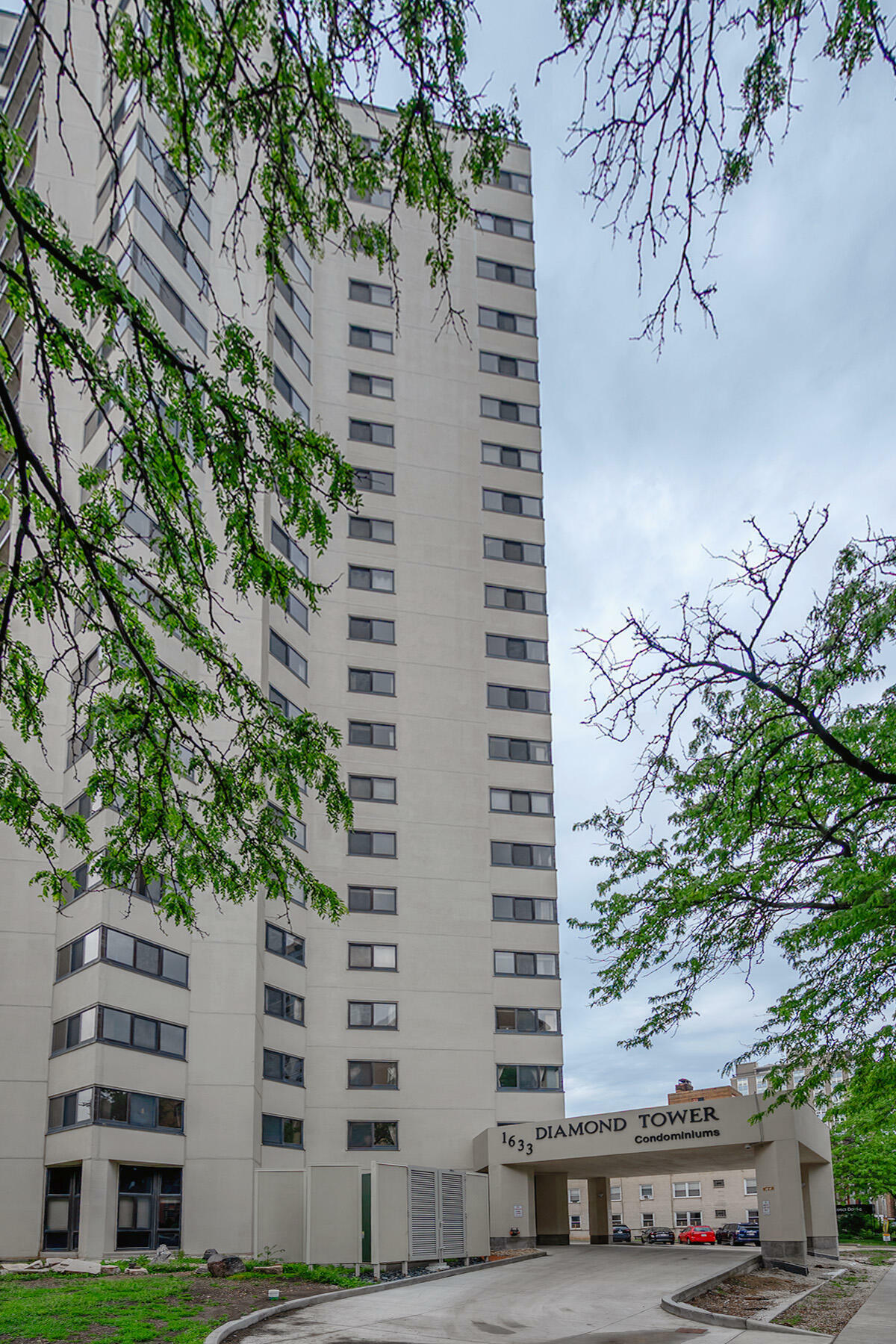 Property Photo: 1633 N Prospect Ave 18F WI 53202