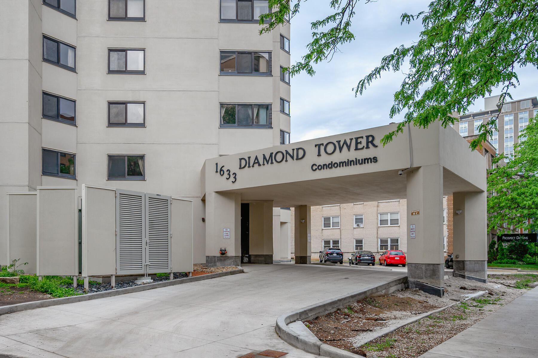 Property Photo:  1633 N Prospect Ave 18F  WI 53202 