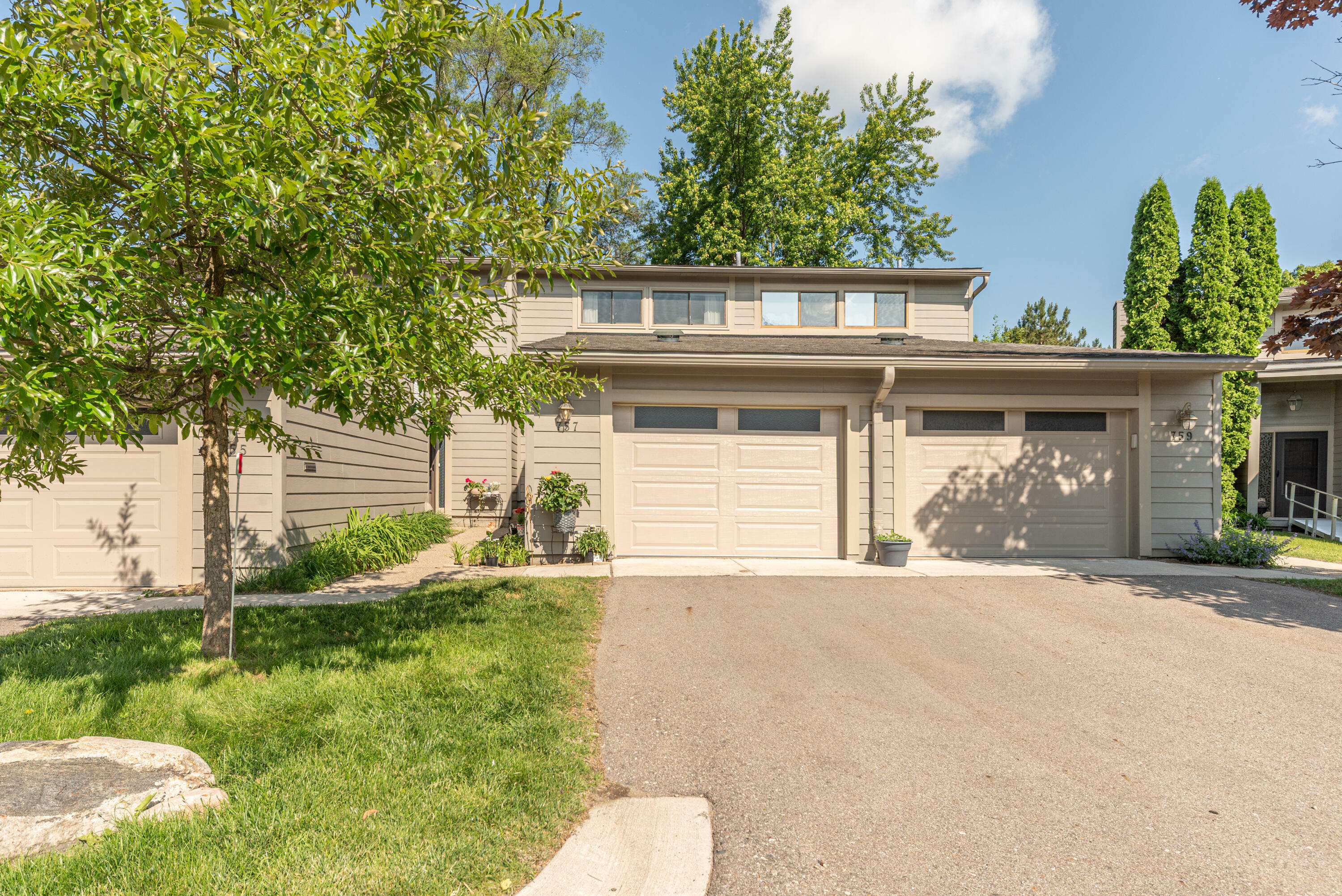 Property Photo: 757 Peninsula Court MI 48105