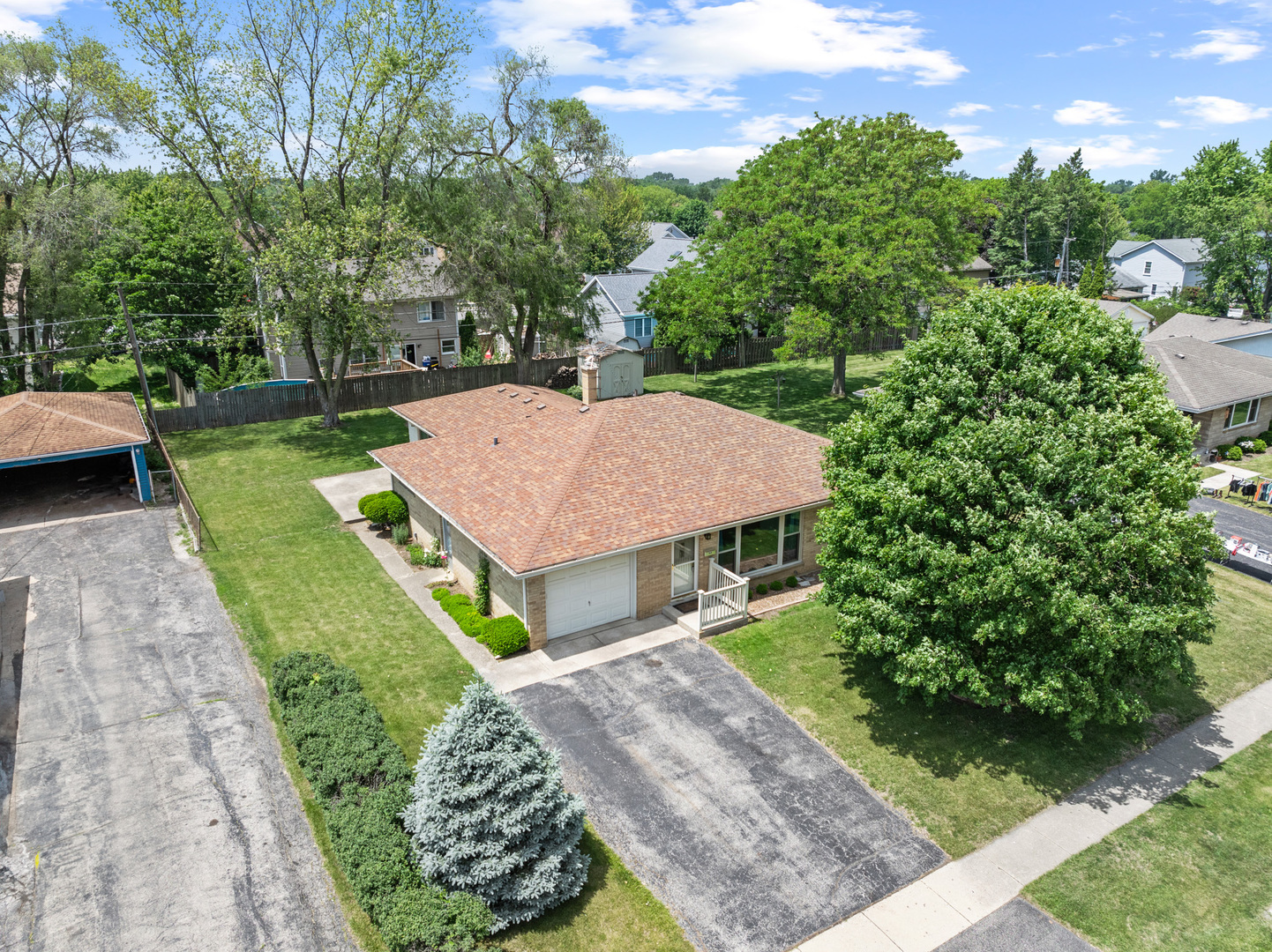 Property Photo: 419 Brown Street IL 60084