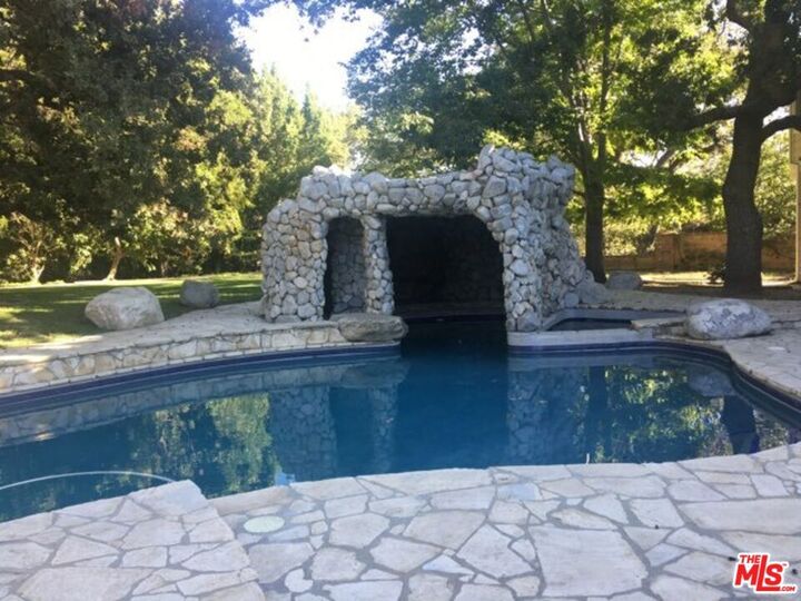 Property Photo:  1731 Schoolhouse Circle  CA 91362