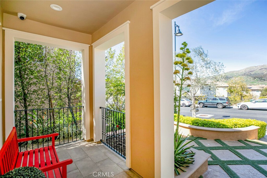 Property Photo:  20512 W Esmerelda Lane  CA 91326 