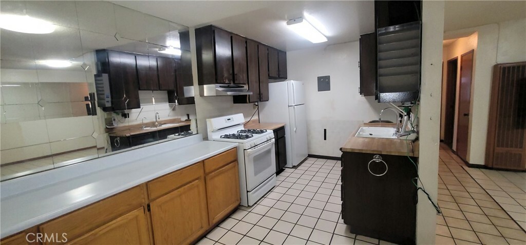 Property Photo: 14805 Chase Street 105 CA 91402