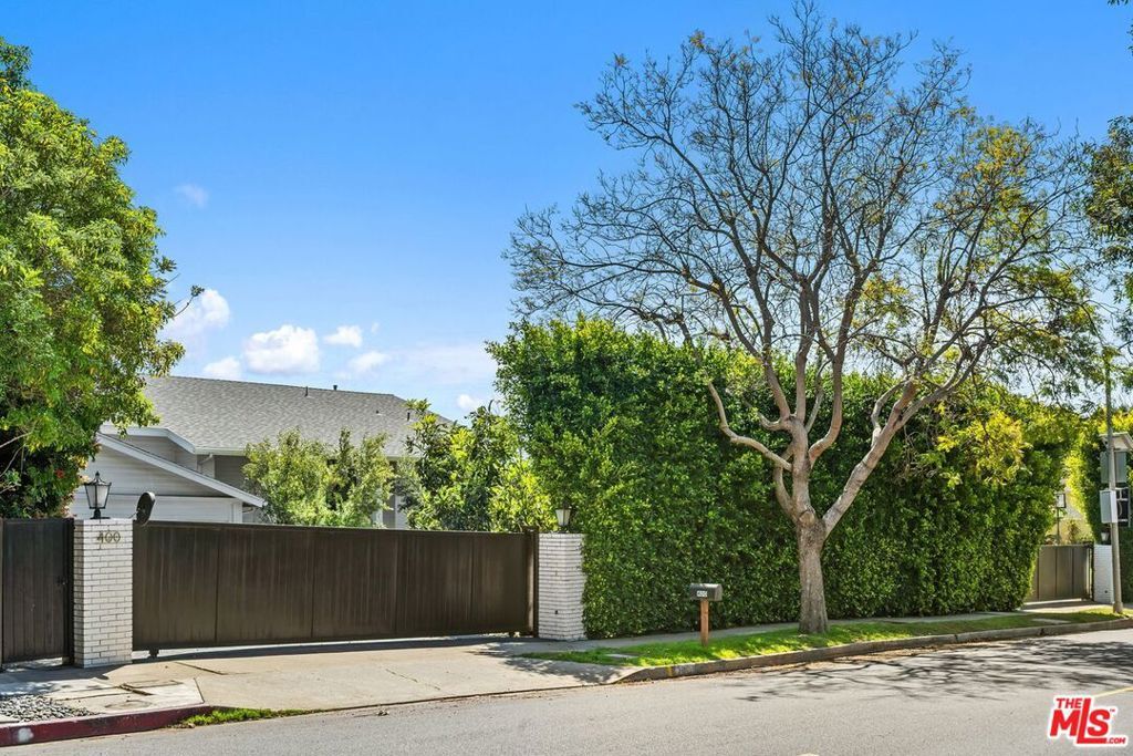 Property Photo: 400 Chautauqua Boulevard CA 90272