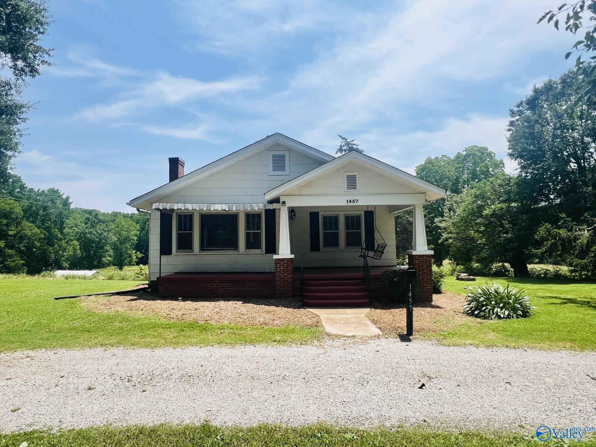 Property Photo:  1457 Jeff Road  AL 35806 