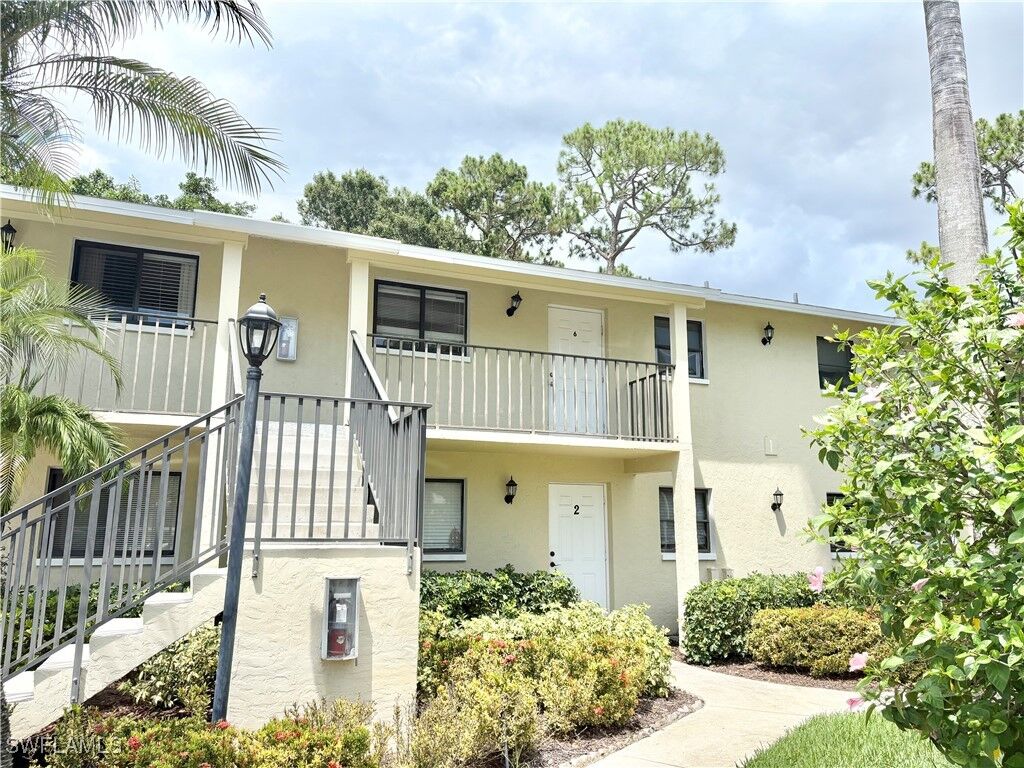 Property Photo:  28100 Pine Haven Way 6  FL 34135 