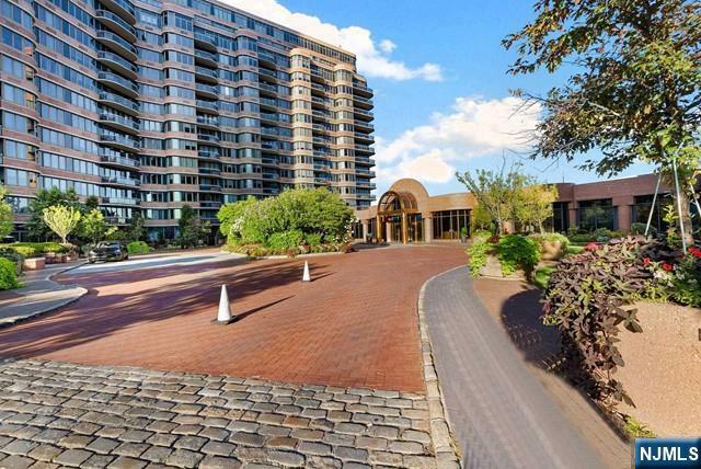 Property Photo: 100 Carlyle Drive 11G-N NJ 07010